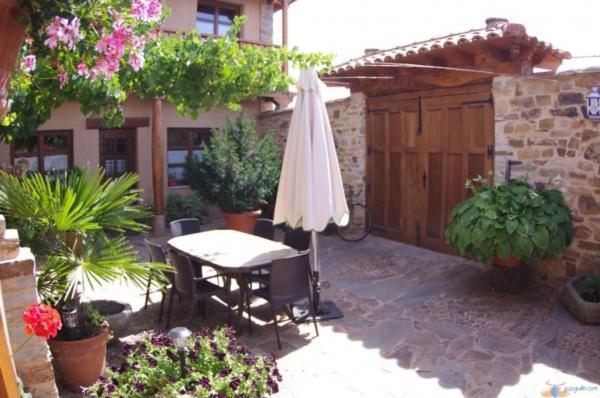Hotel Rural La Veleta Murias de Rechivaldo Exterior foto