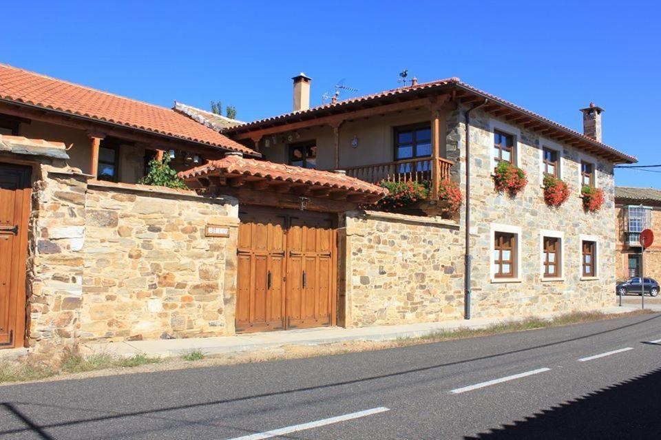 Hotel Rural La Veleta Murias de Rechivaldo Exterior foto